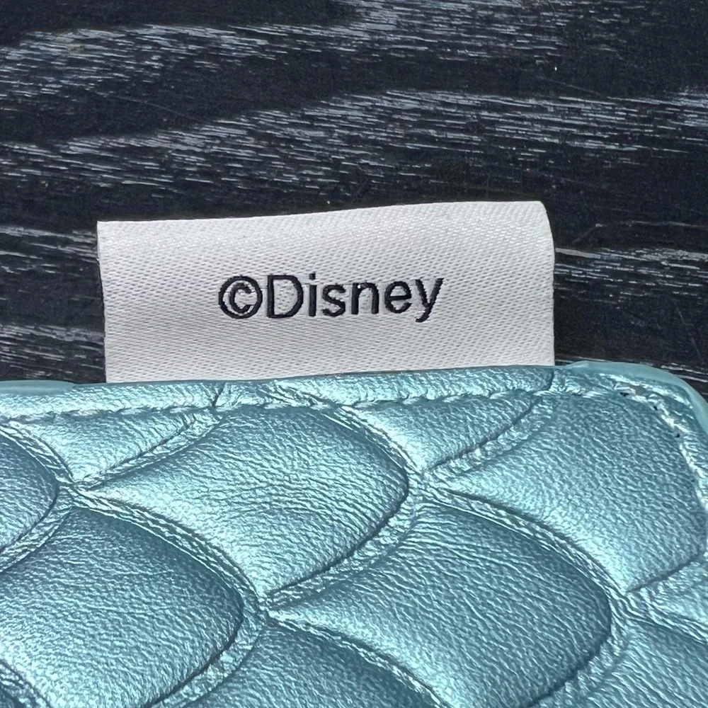Hot Topic Her Universe Disney The Little Mermaid Ombre Scales Cardholder